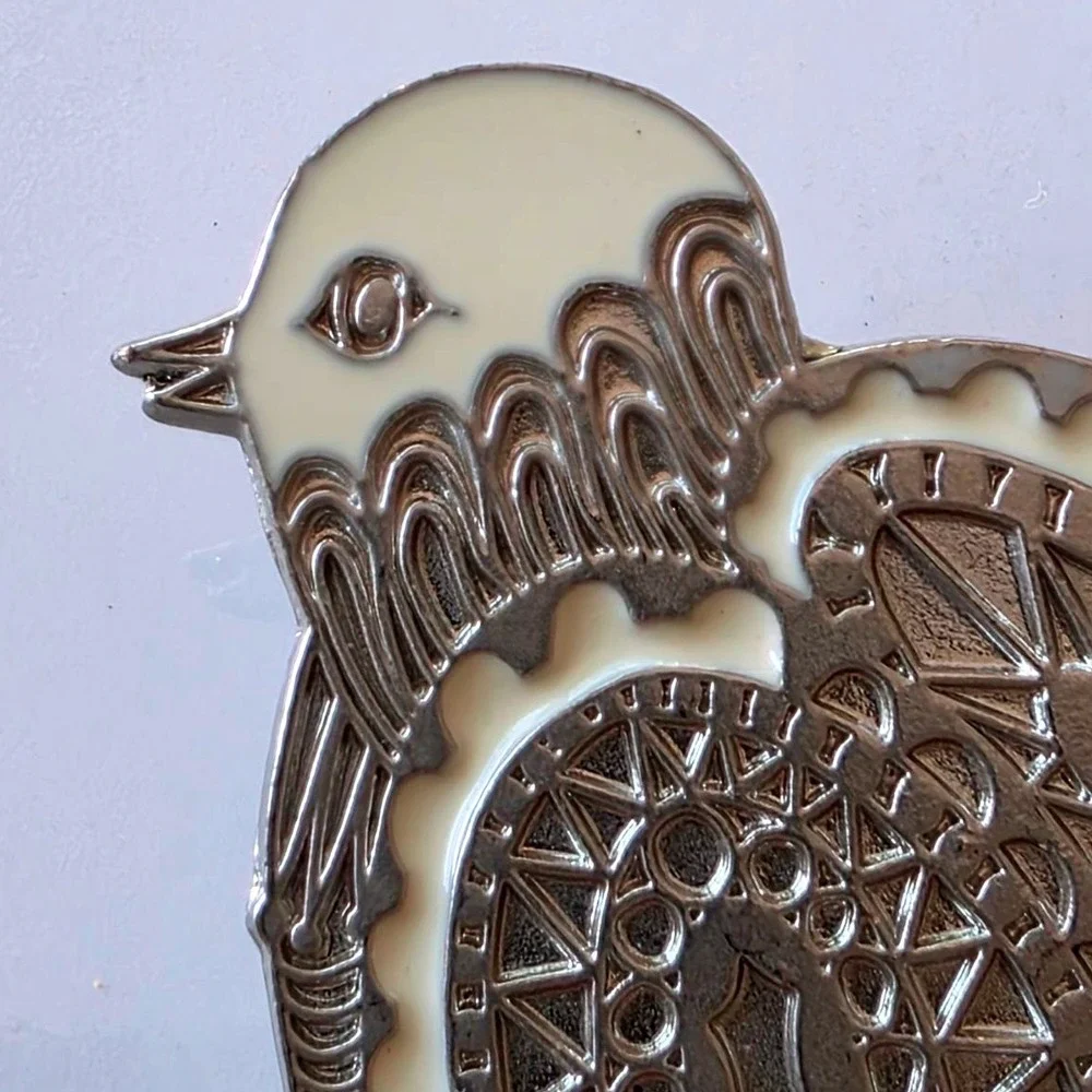 Neiman‎ Marcus Bird Brooch Pin Silver Tone Cream Enamel